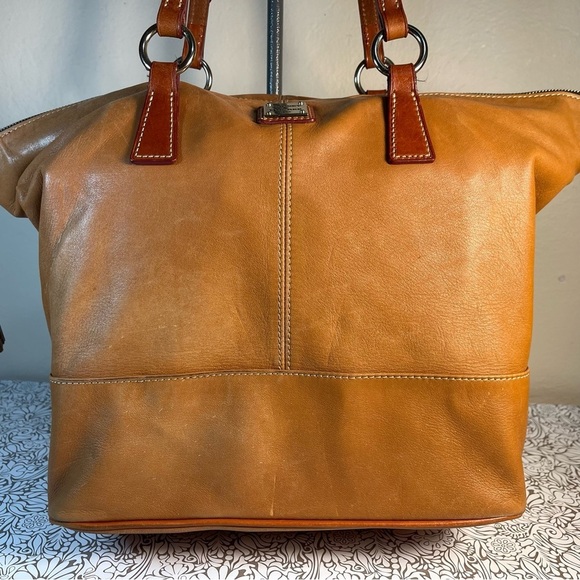 Dooney & Bourke  Lambskin Tobi Tote Zipper Closure - Picture 2 of 16
